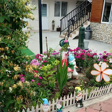 Δωμάτια σε οικογενειακή κατοικία Casa Georgeta 2 Mai-punct Gastronomic Local-arome Dobrogene Două Mai