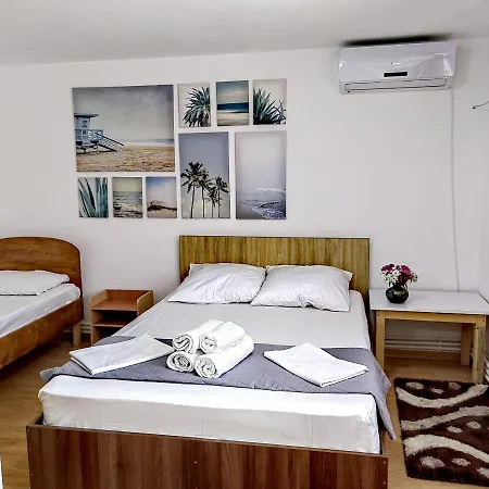 Casa Georgeta 2 Mai-punct Gastronomic Local-arome Dobrogene Rum i privatbostad