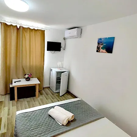 Casa Georgeta 2 Mai-punct Gastronomic Local-arome Dobrogene 홈스테이 *